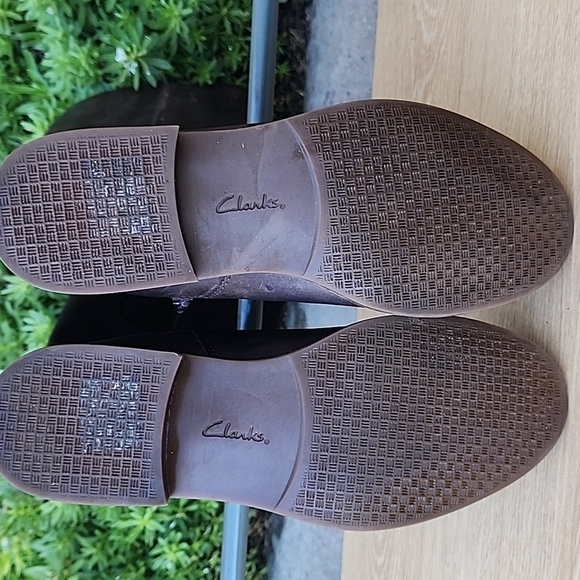 Clarks Women’s Brown Distressed Leather Buckled Boo Size 9.5 - Picture 10 of 13